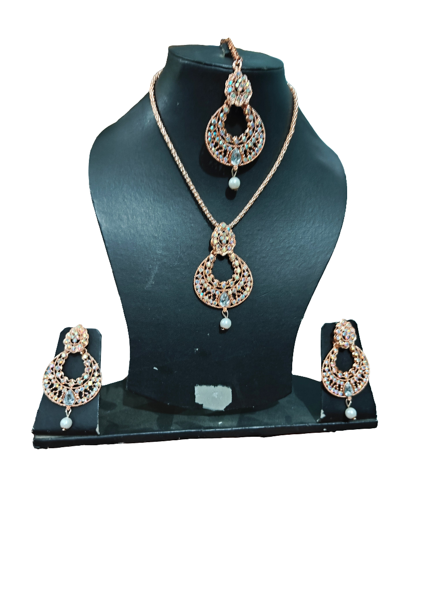 Mang-Tika with Necklace And Earings